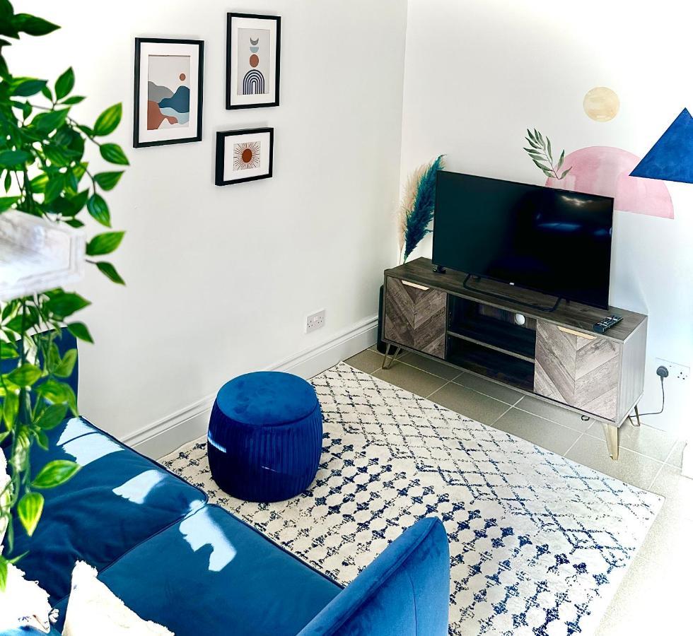 Cosy One Bedroom Apartment Trowbridge Exterior foto